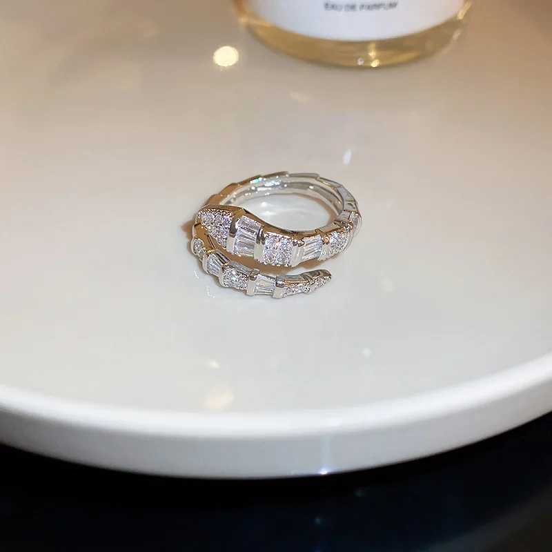 European and American Cold Wind Zircon Snake Shaped Ring, Niche High-end Design, Index Finger Ring, New Versatile Accessory