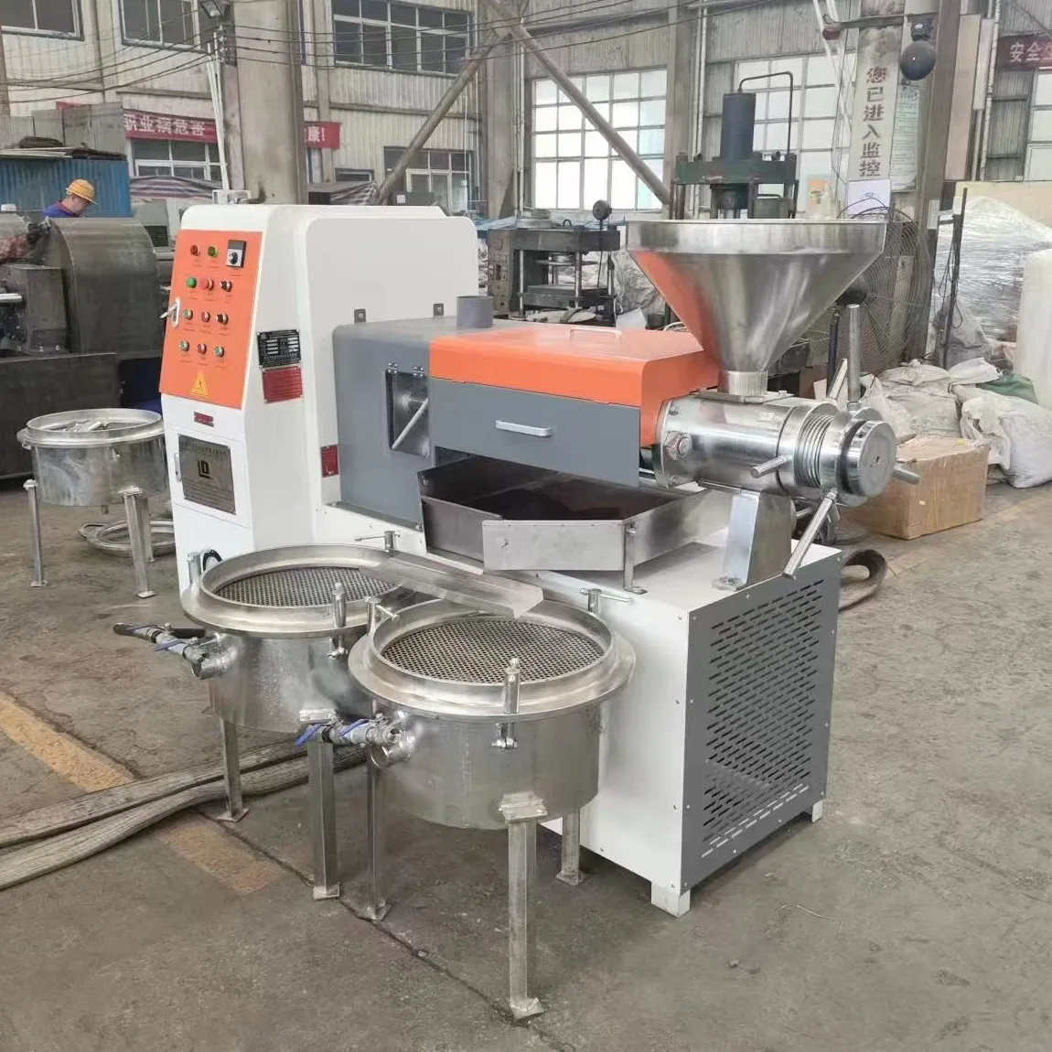 Автоматическая машина для холодного прессования масла авокадо