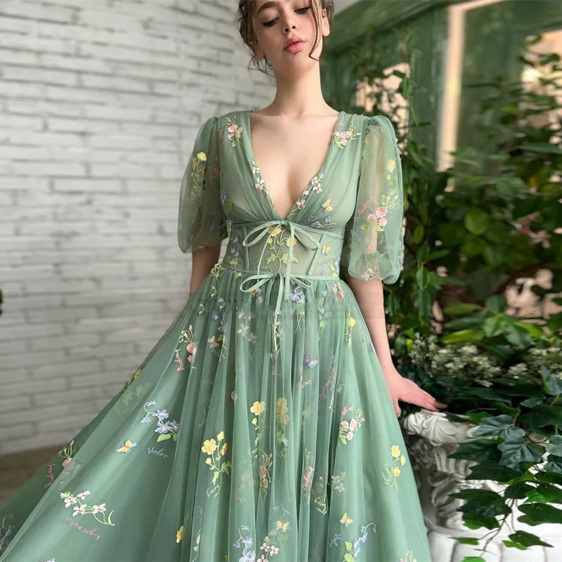 Forest Green Fairy Lace A-Line Graduation Gown with Puff Sleeves | Elegant  Evening Dress for Prom Parties