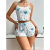 Sfondo bianco con cuore blu