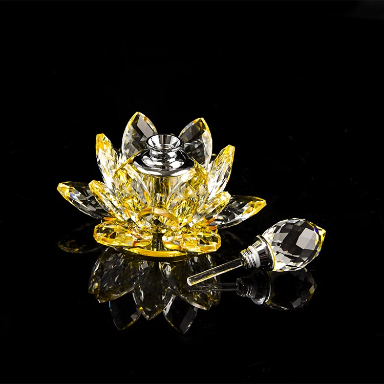 2025 New Crystal Crafts Square Lotus Flower Perfume Bottle Luxury Feng Shui Traditional Style for Car Decoration