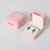 Scatola per orecchini rosa