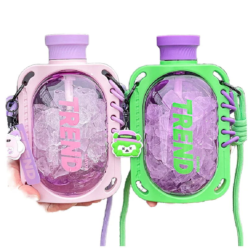 780ml スポーツウォーターボトル（ストラップ付き） 学生用