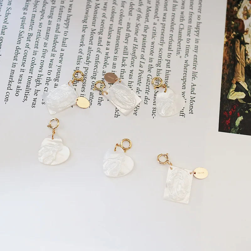 Hand Carving MOP Shell Cameo the Virgin Mary Pendant /Charm Stainless Steel Round Clasp DIY Necklace Bracelet Accessories