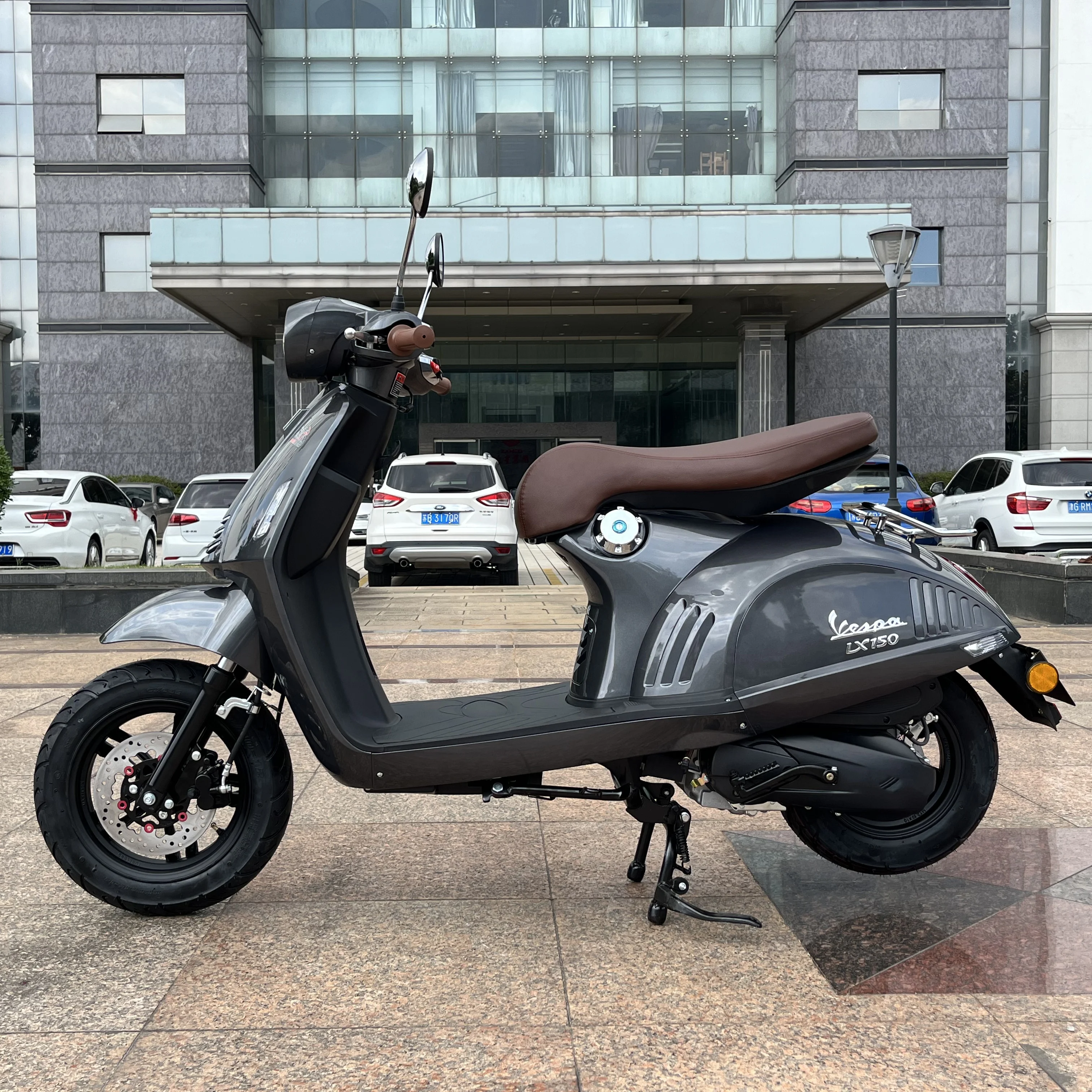 Popular Model Various Color 50cc Motorcycle 946 Mopeds Euro 5 Scooter Gasoline Powered Scooters