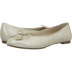 OEM/ODM Light Weight Classic Leisure Casual Flats Leather Shoes for Women