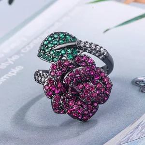Fashion Unique Black Iced Out Gemstone Ring with Sapphire Diamond Flower Pattern Design for Wedding Engagement Jewelry for Women