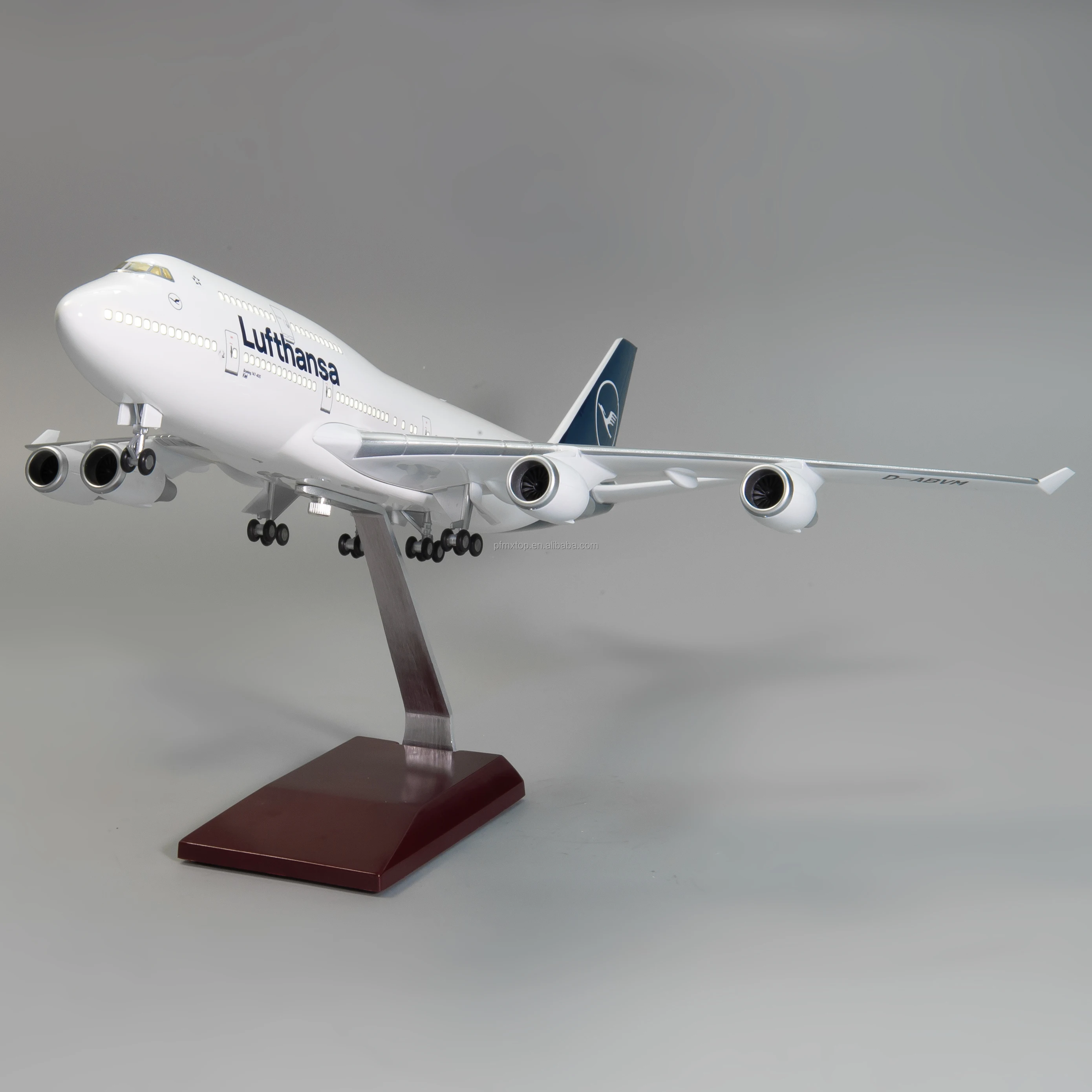 LED Version Boeing 747-400 Lufthansa Model Airplanes