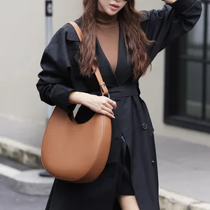 2026 New Niche Design Crescent Semi-circular Bag, Single Shoulder Underarm Women's Bag, Genuine Leather Crossbody Tote Bag