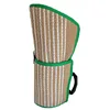 Protectores de brazos de yute con borde verde.
