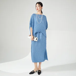 High Quality Large Size Women's Casual Two-Piece Set Loose Fit Pleated Skirt Top With Print Decoration Made Polyester Fabric