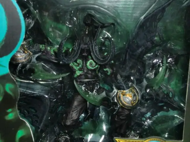 WOW Illidan Stormrage Demon Form Action Figure Toys Vinyl Figurine Doll Collection Model Gift