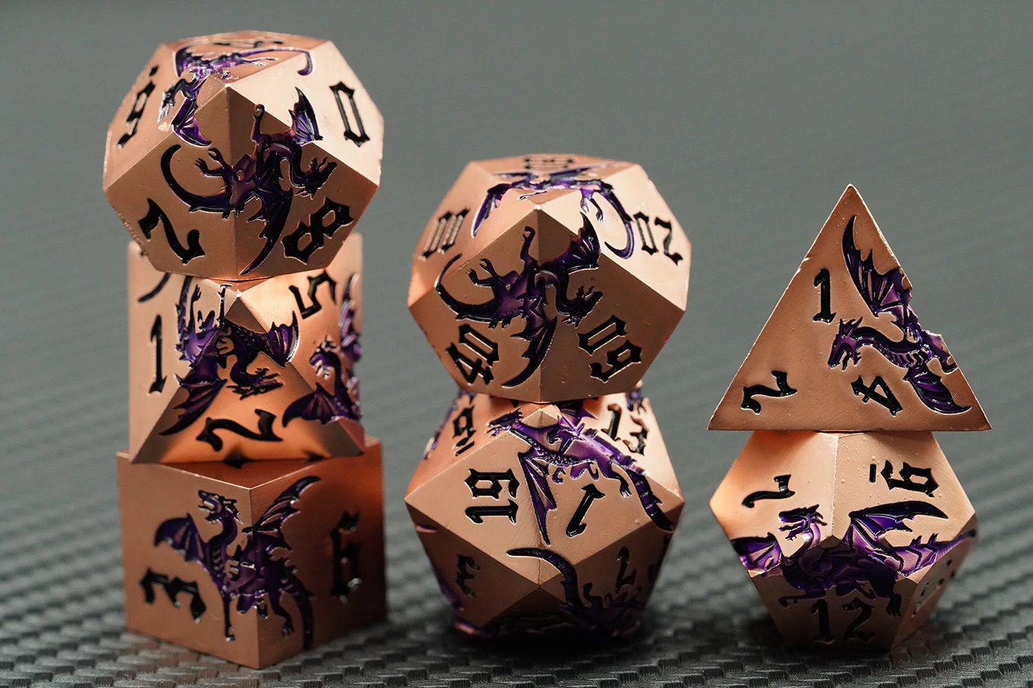Custom Metal Dice Board Game Zinc Alloy Game Dice Purple Dragon Polyhedral Dice Set supplier