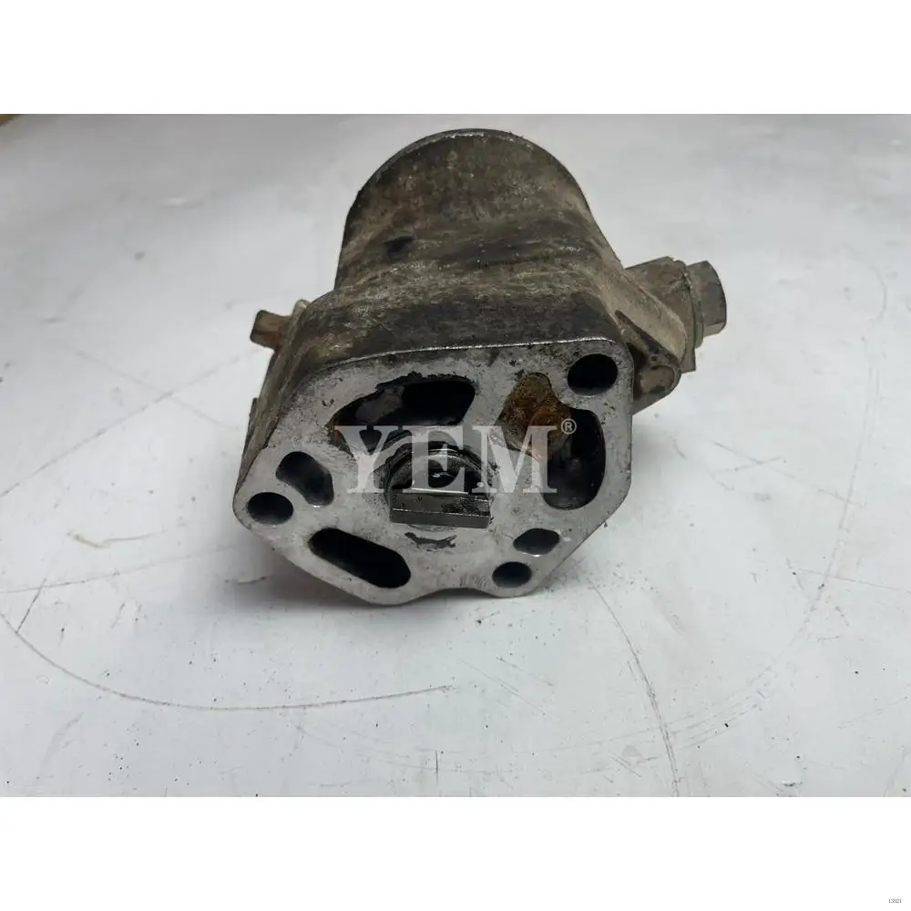 3KB1 Oil Pump Fit for Isuzu Engine.