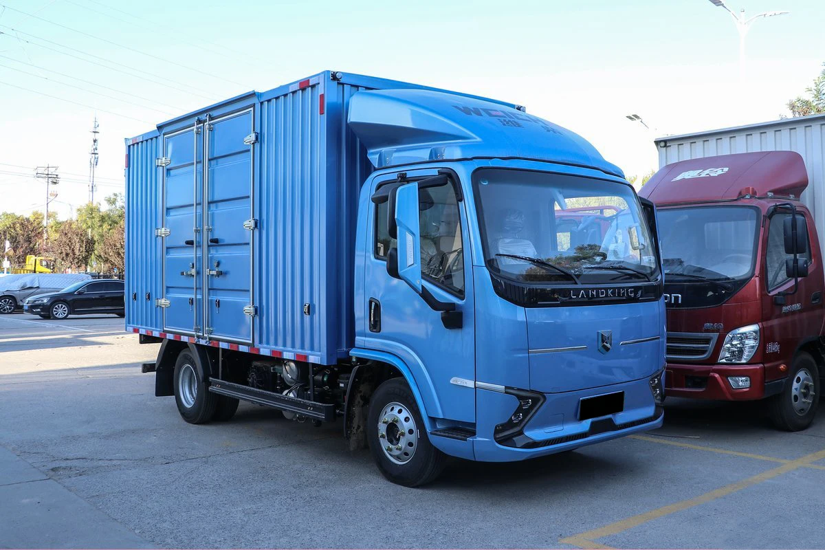 Landking LE5 Yue EN 4.5T 4x2 Truck Box Light Truck Cargo Pure Electric Truck 4.18M Single Row 3 Seats 100km factory