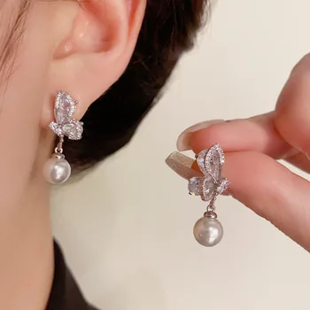 Niche Unique Design Silver Pin Earrings for Women High Fashion Luxury Butterfly Pearl Zircon Drop Wholesale