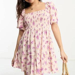 Hot Sales Petite Women's Square Neck Puff Short Sleeve Shirred Dress Lilac Ditsy Mini Tiered Dress