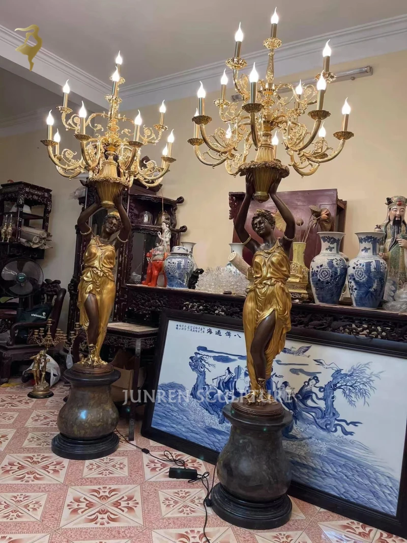 Luxury Life Size Antique Golden Bronze Statue Lamp Bronze Sculpture