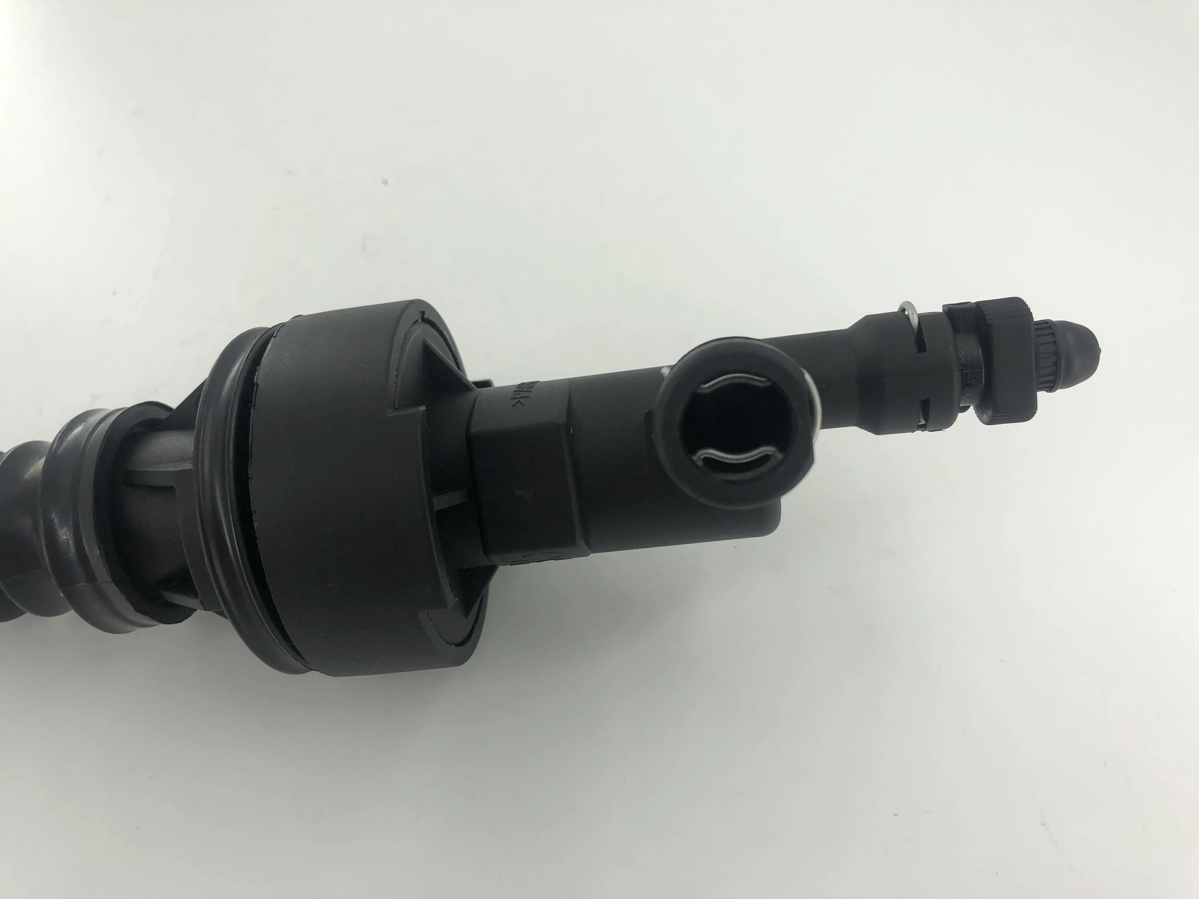 A.B.S. Cylindre émetteur, embrayage compatibilite avec CHEVROLET 61468 A.B.S. Cylindre émetteur, embrayage compatibilite avec CHEVROLET 61468