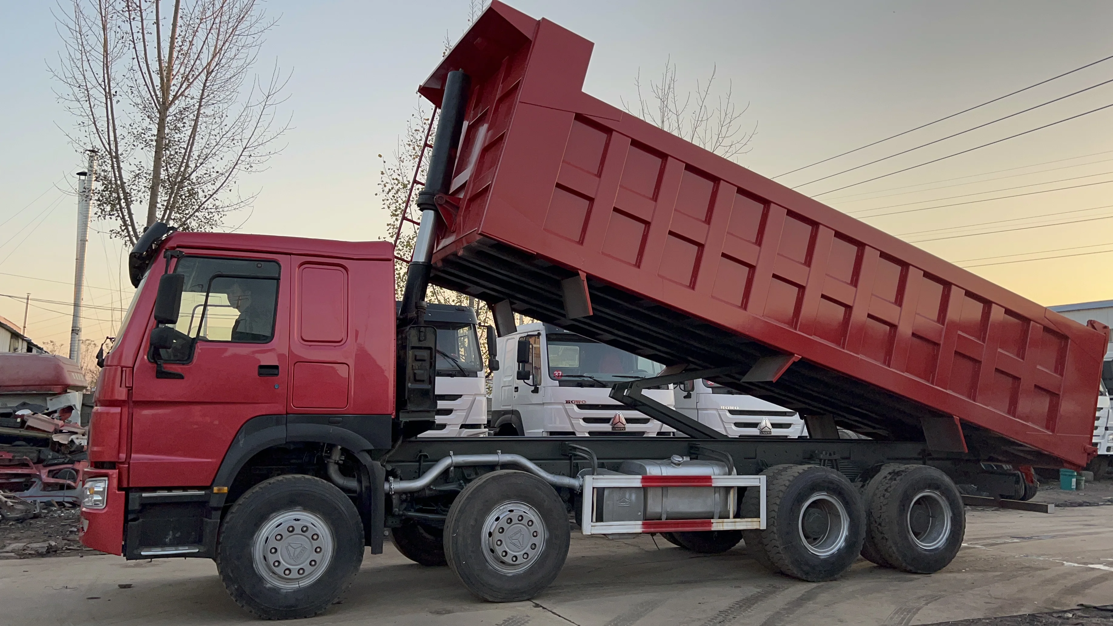 Howo 8x4 10 Wheelers Left Hand Drive Mining Dump Truck 3050 Ton Dump