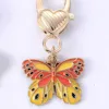 Mariposa de flor amarilla