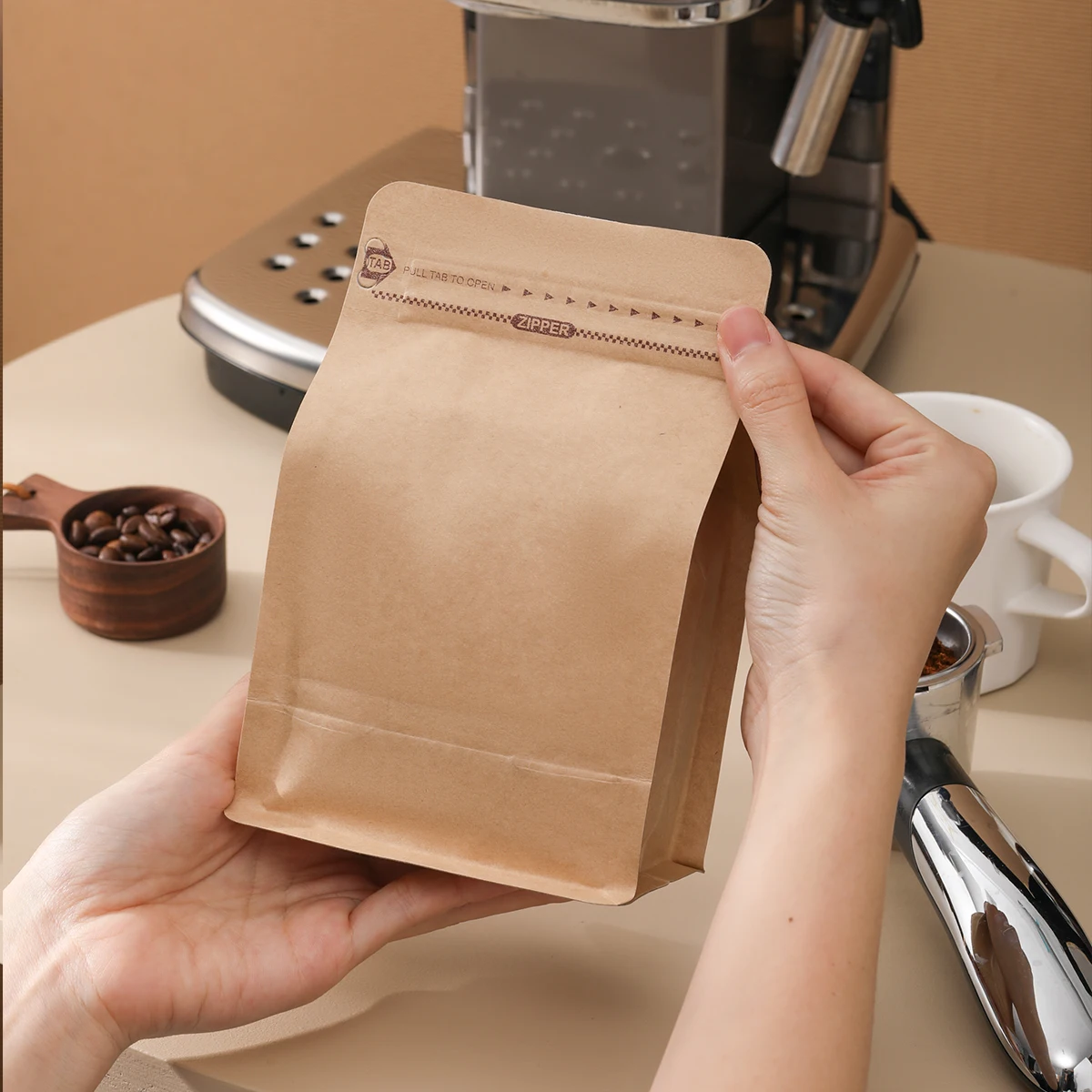 500g Custom Printed Laminated Stand Flat Bottom Paper Packaging Biodegradable Compostable Resealable Empty Coffee Bean Bag supplier