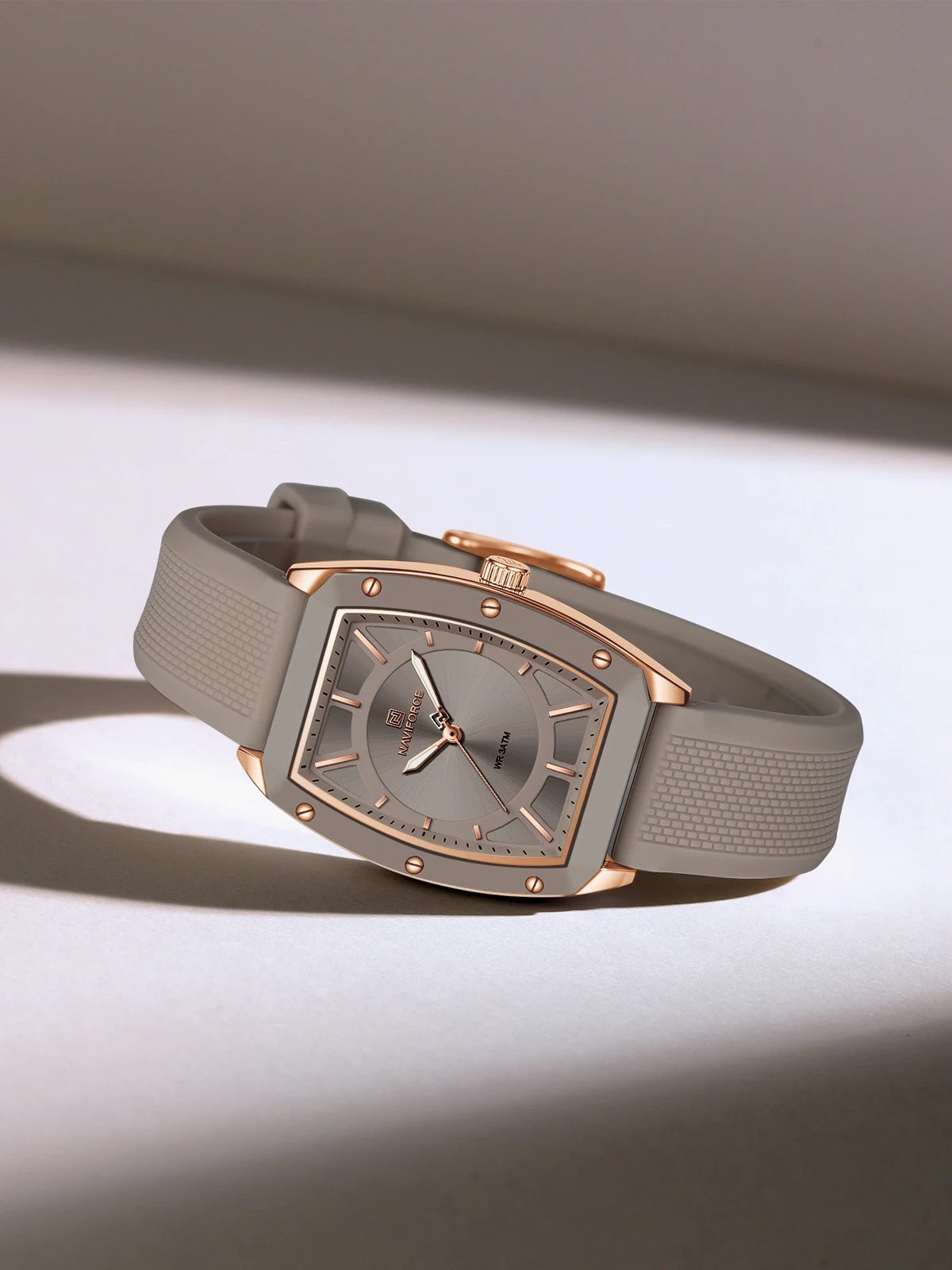 NAVIFORCE 5049 Watch Women Elegant Fashion Quartz Watches Silicone Strap Sports Ladies Watch Big Dial Waterproof Wristwatch