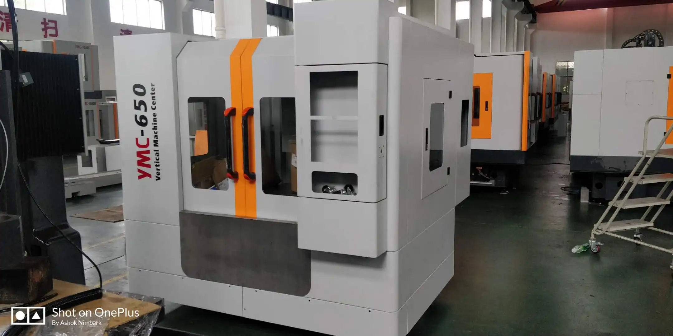 
 Maxtors Лидер продаж, хорошая цена, маленький размер, мини VMC форма, фрезерный станок с ЧПУ, вертикальный станок с различным ЧПУ контроллером опционально  