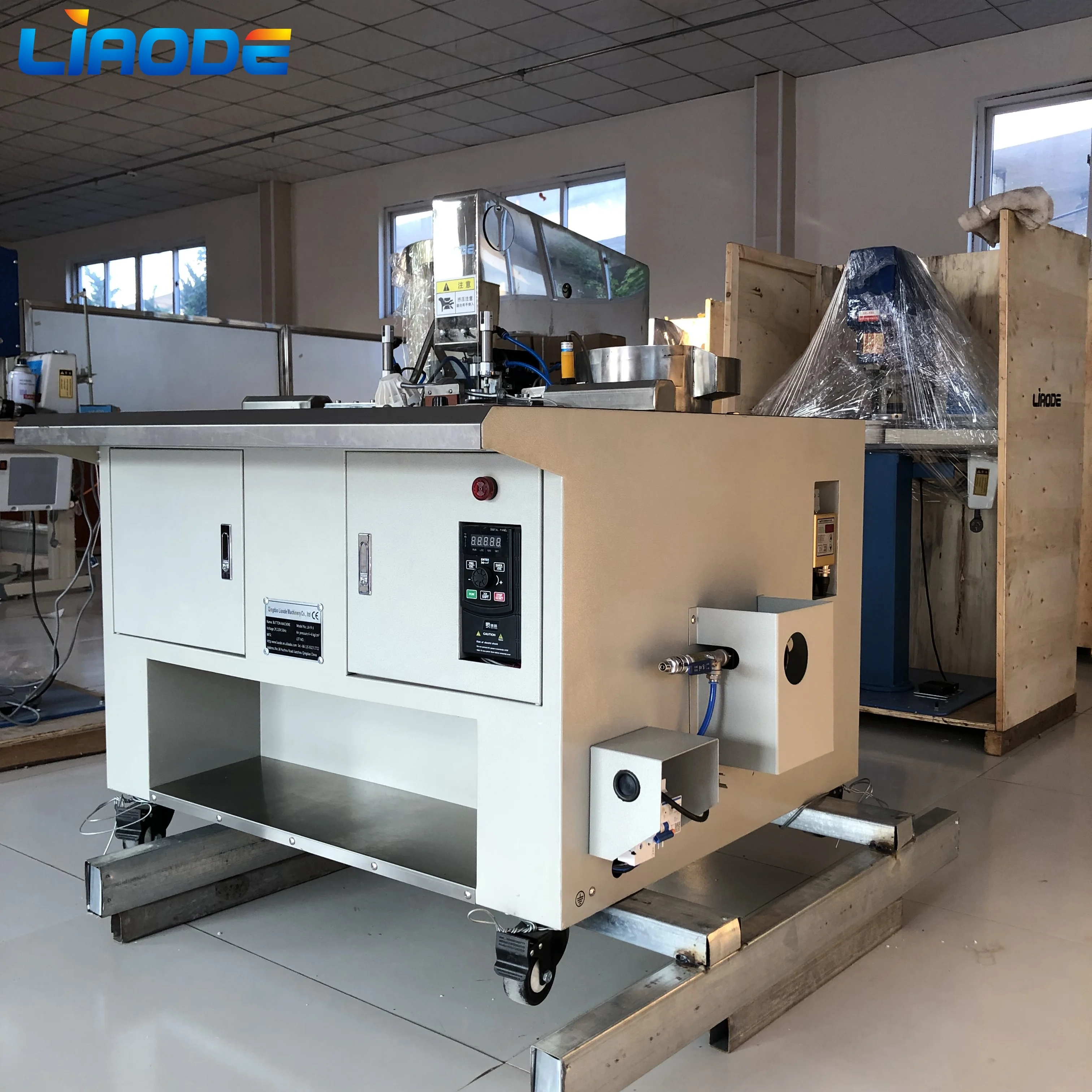 Automatic Fabric Covered Baseball Cap Button Making Machine