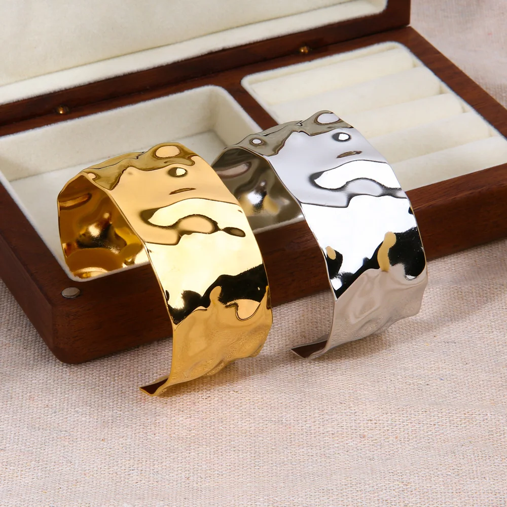 BRACCIALE DA UOMO IN GIALLO 18 KT MODELLO CINTURINO