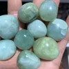 Pietra caduta di giada verde