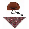 Sombrero de vaquero marrón, pañuelo triangular rojo oscuro