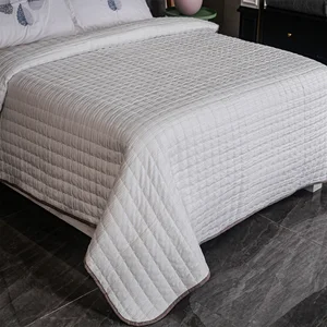 Factory Offer Polyester Microfiber Fabric Wholesale Bedspread Quilted Blanket Bedspread Coverlet Bed Cover for All Season