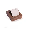 Support de boucle d'oreille 1 position en noyer, velours de riz
