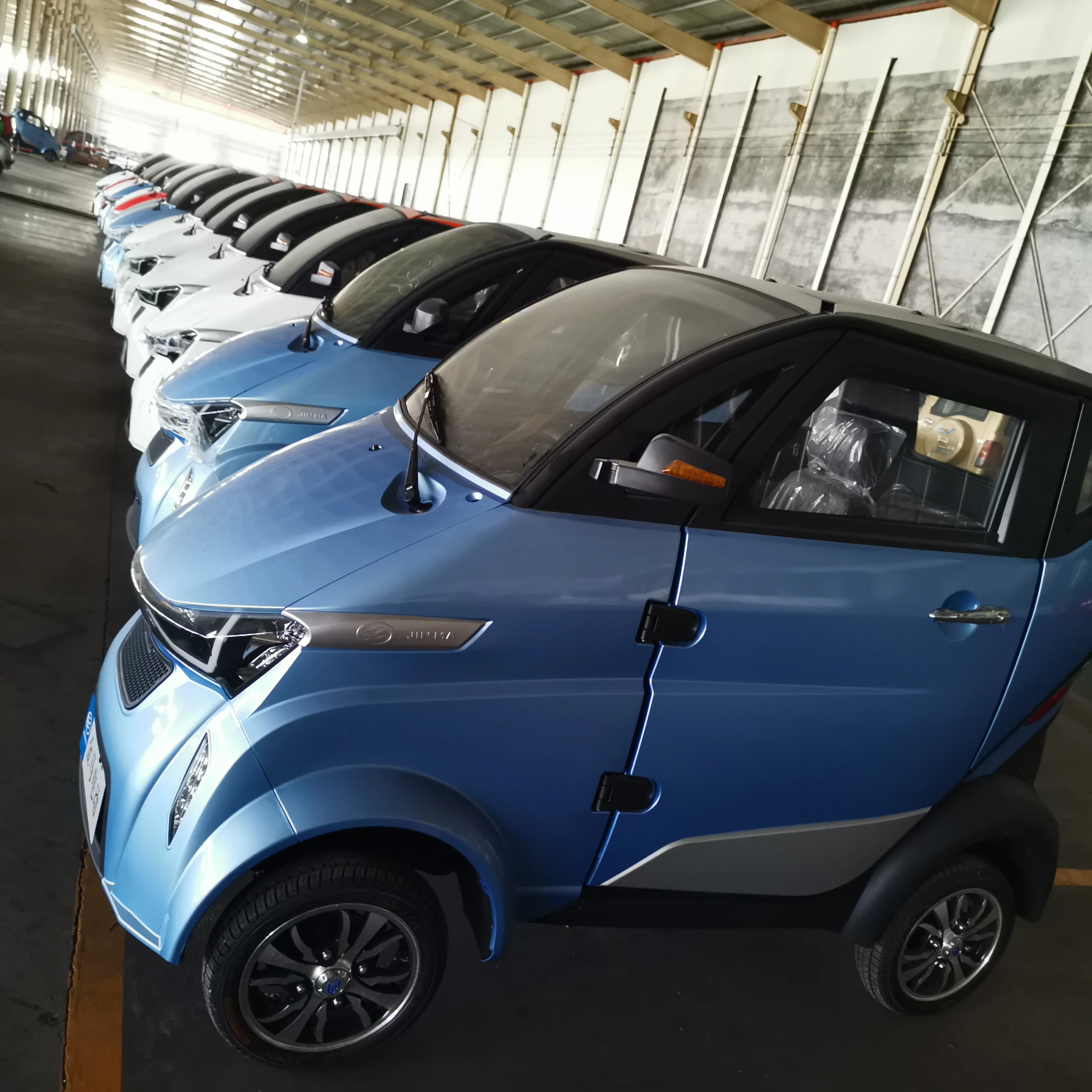 Подержанные автомобили по самой низкой цене, произведенные в Китае, одобрены сертификатом EEC