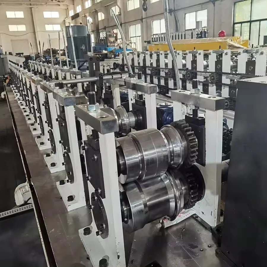 Automatic Rolling Shutter Profile Roller Shutter Door Forming Machine/Thermal Insulation Rolling Door Making Machine