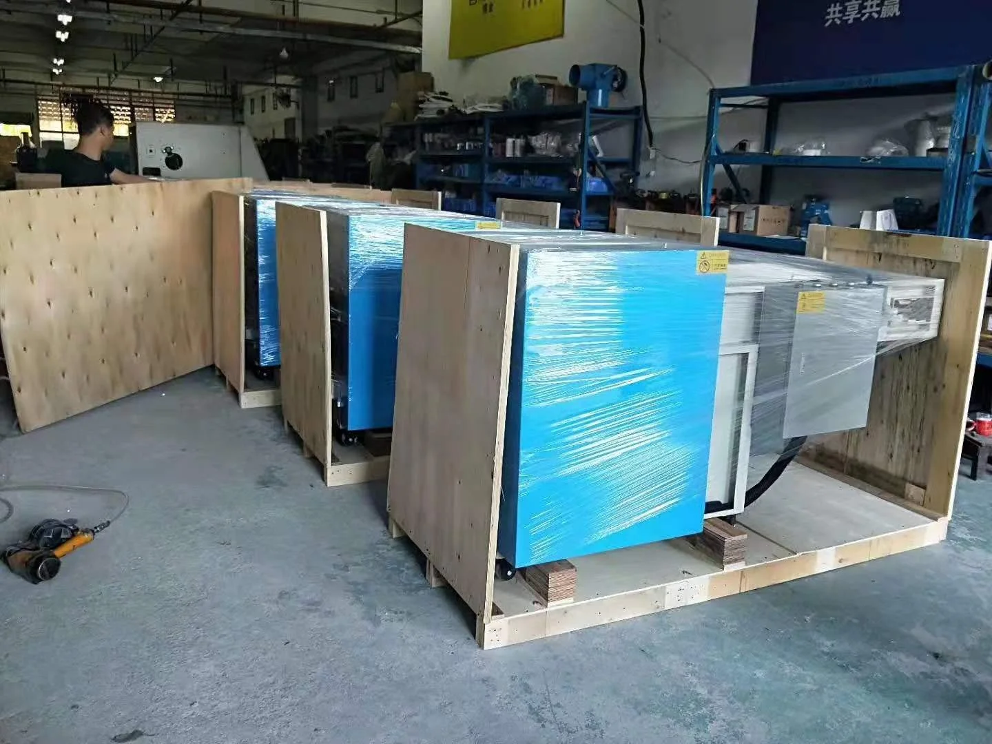 Машина для открывания подушек