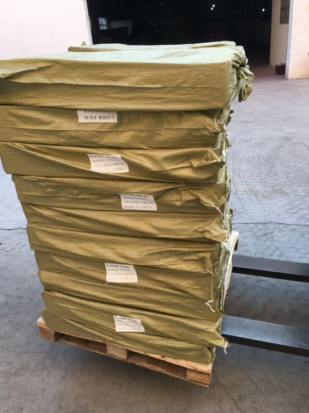 Grape Packing Paper Laminated Sulphur Dioxide Generation Sheet To Keep