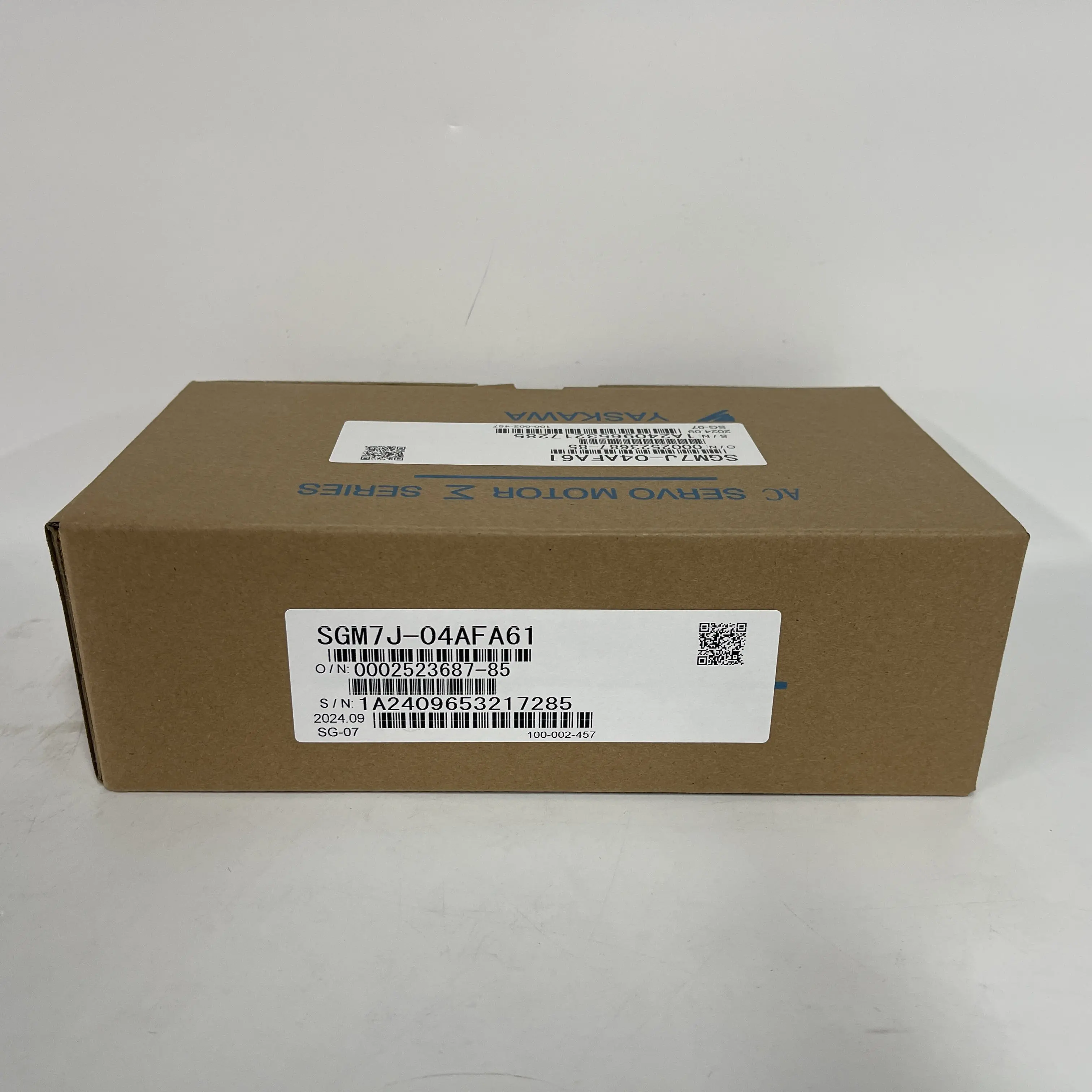 Yaskawa AC Servo Motor SGM7J-04AFA61