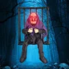 Strega vestita di viola fantasma gabbia nera