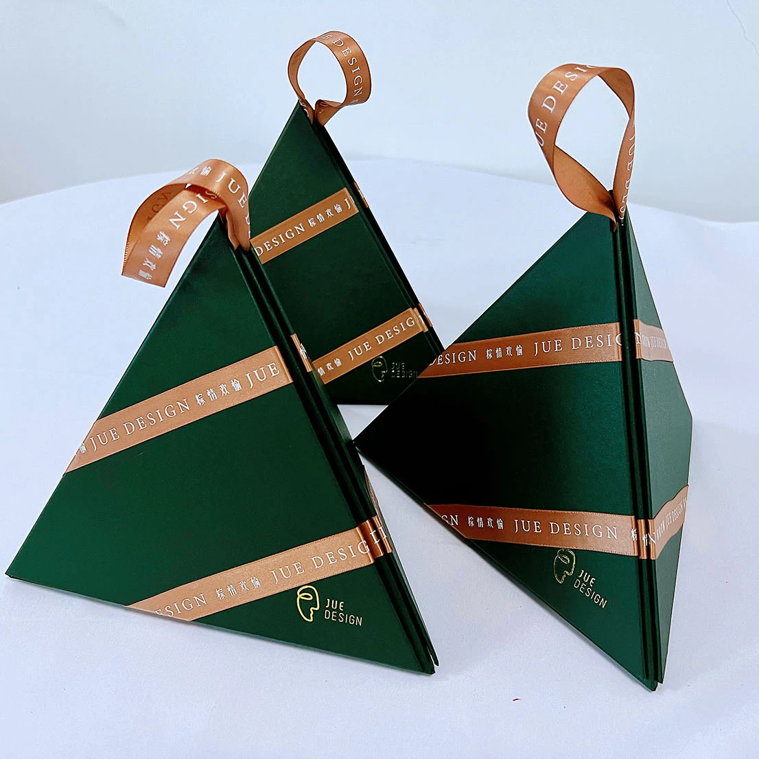 Customized Logo Printed Cardboard Triangle Shaped Folding Pyramid Display Exquisite Small Paper Packaging Boxes for Snack