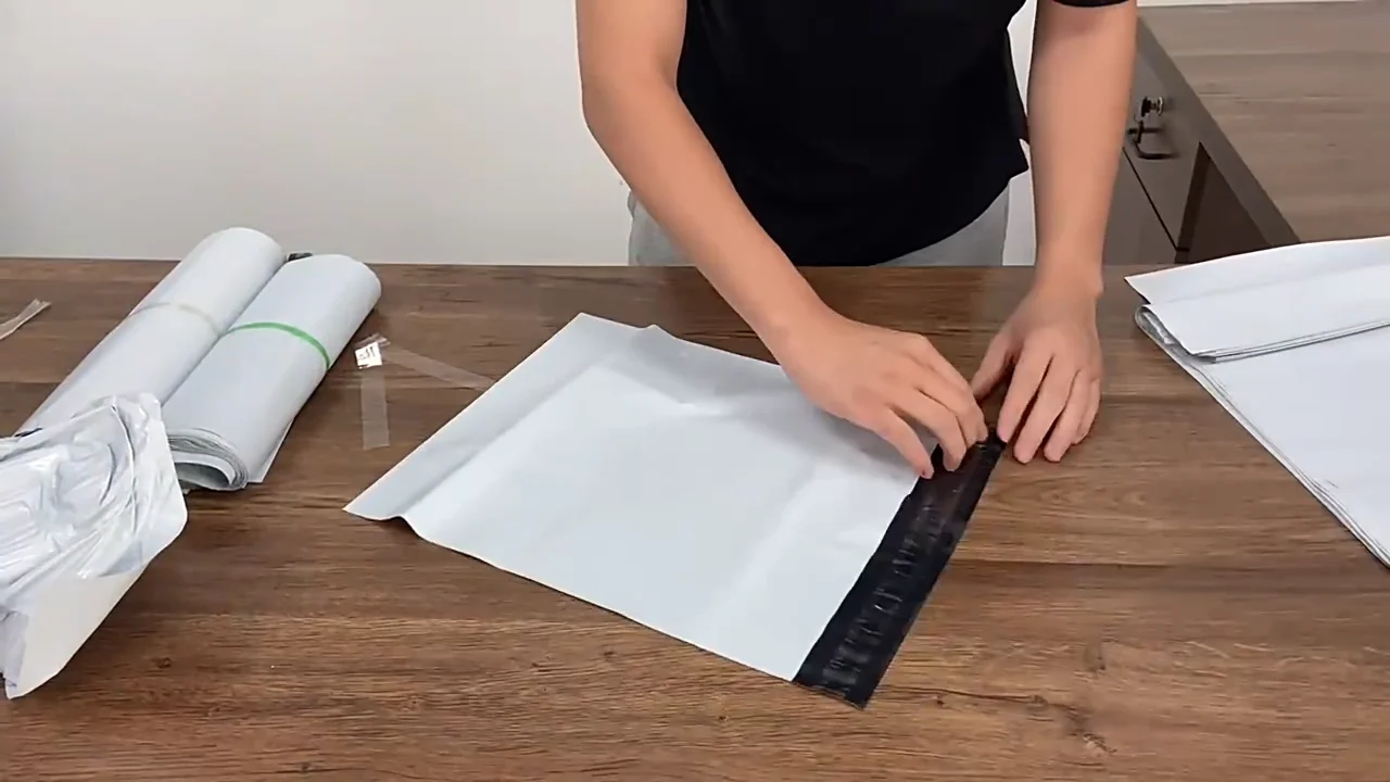 Cheap Mailing Bags Waterproof Polybag Self Adhesive Clothing Logistics