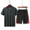 Camiseta gris+pantalones cortos rojos negros