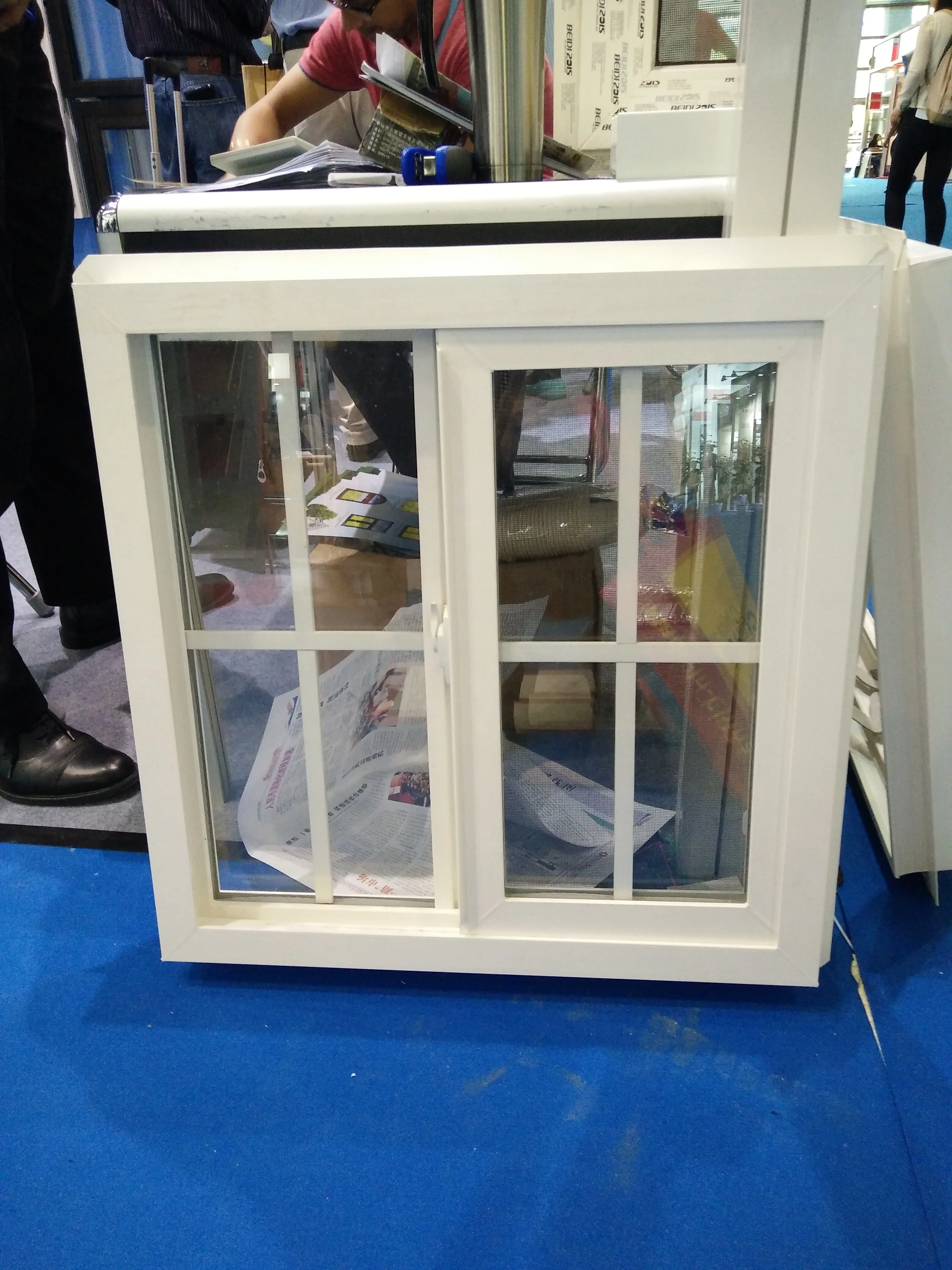 UPVC PVC Profile Single Glassed Sliding Window with Decorative Grill Design for Home windows