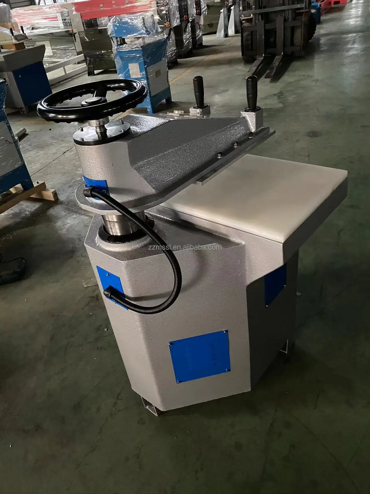 Hydraulic Swing Arm Clicking Press Die Cutting Machine For Leather Shoe