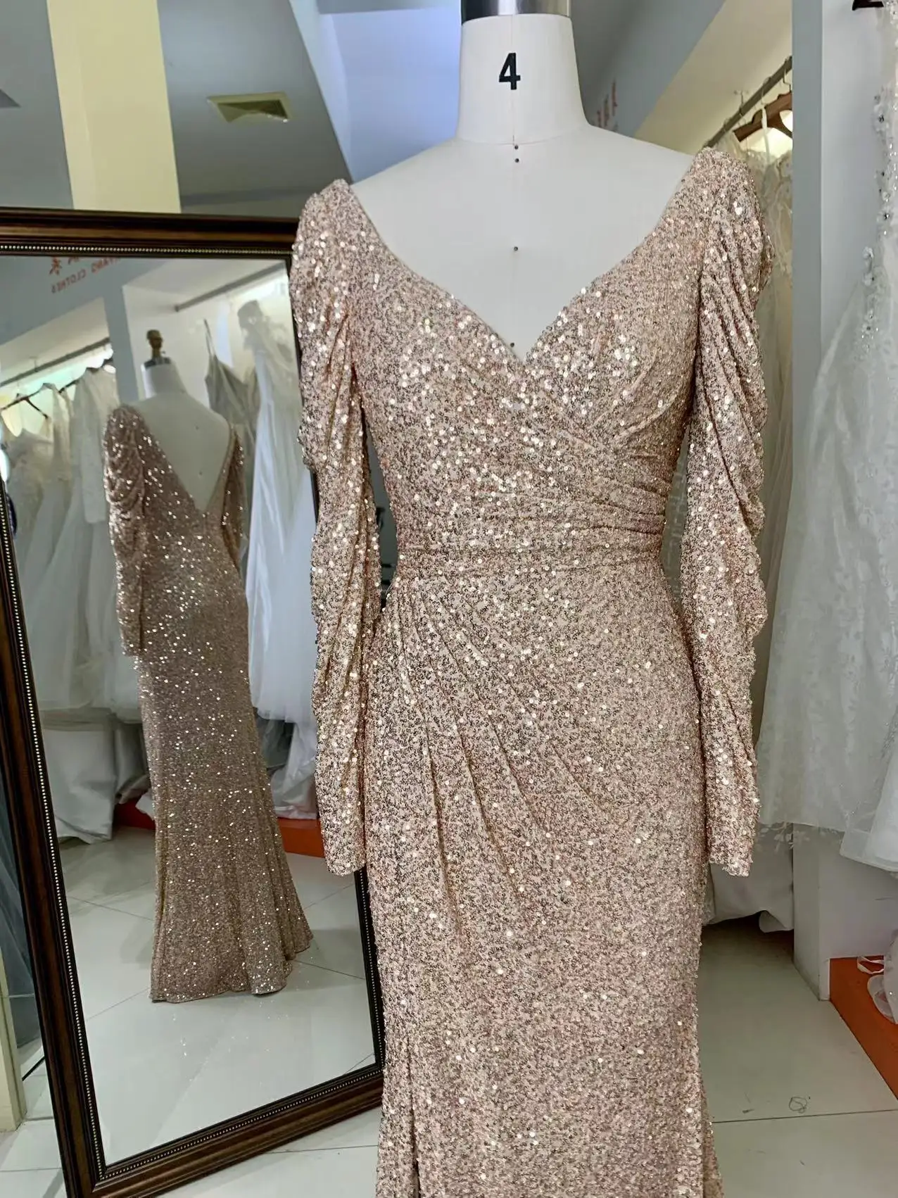 Elegant Long Sleeve Evening Dresses With V Neckline Slit Puff Sleeve