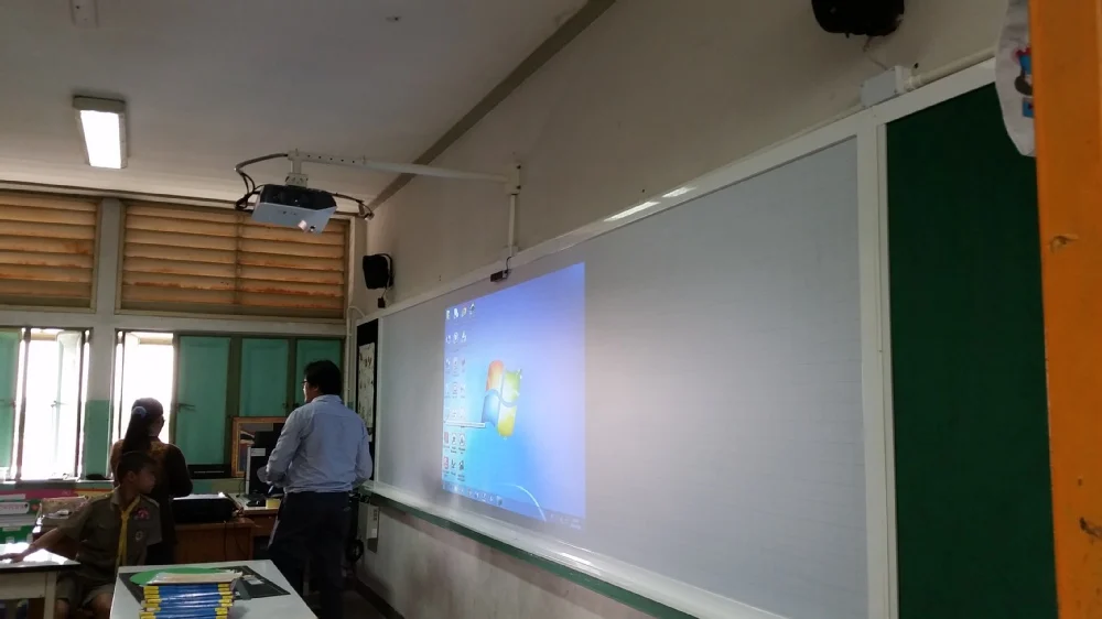 Multi Infrared Touch Portable Smart Board 100 Inch Interactive Whiteboard for School