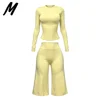 Completo Giallo con Maglia a Maniche Lunghe e Pantaloni Capri