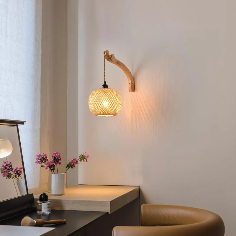 Luminária de parede de bambu com plugue, em vime trançado, estilo rústico, para sala de estar e quarto._voghion.com