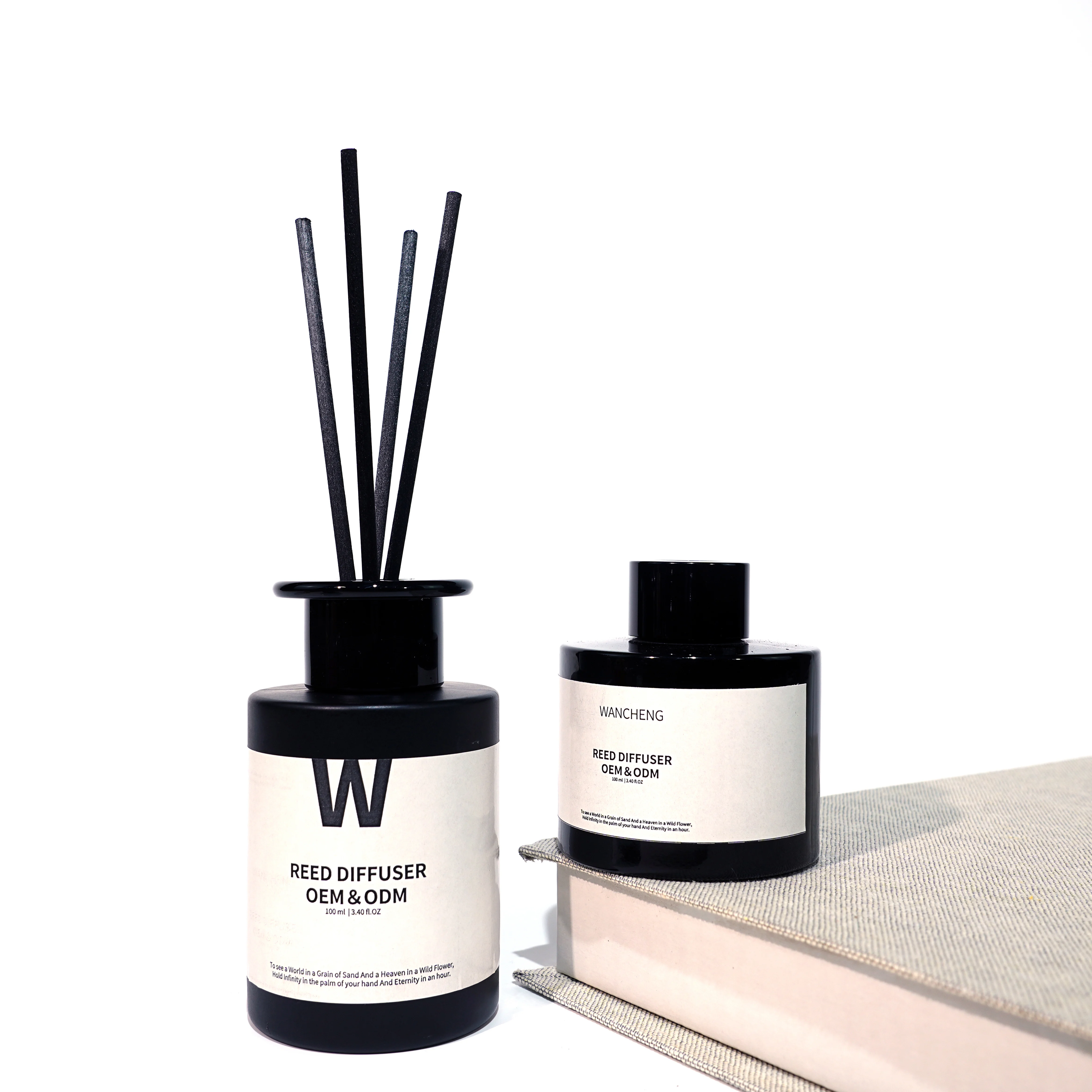 2025 Popular 50ml 100ml 150ml 200ml Customized Color Empty Reed Diffuser Round Big Belly Aroma Glass Bottles